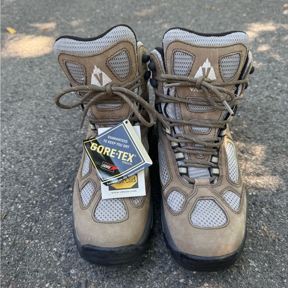 Vasque Shoes - Vasque Women's Hiking Boots - Brown and Gray